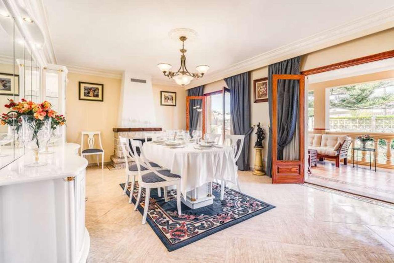 Chabela Villa *