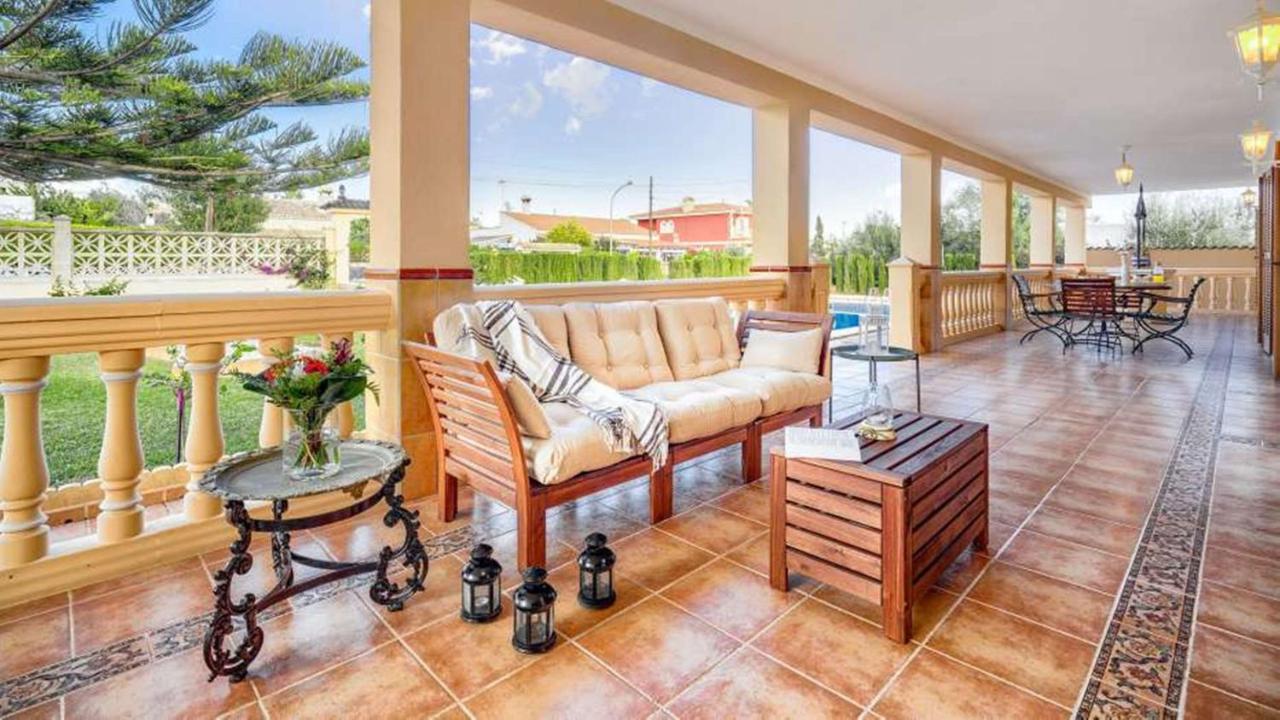 Chabela Villa *